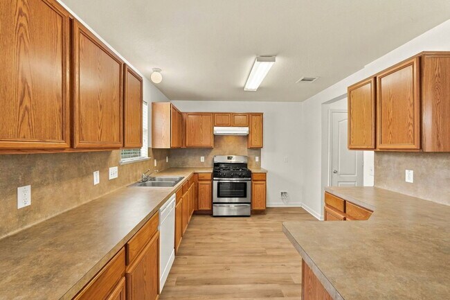 Building Photo - 2703 Skyview Glen Ct
