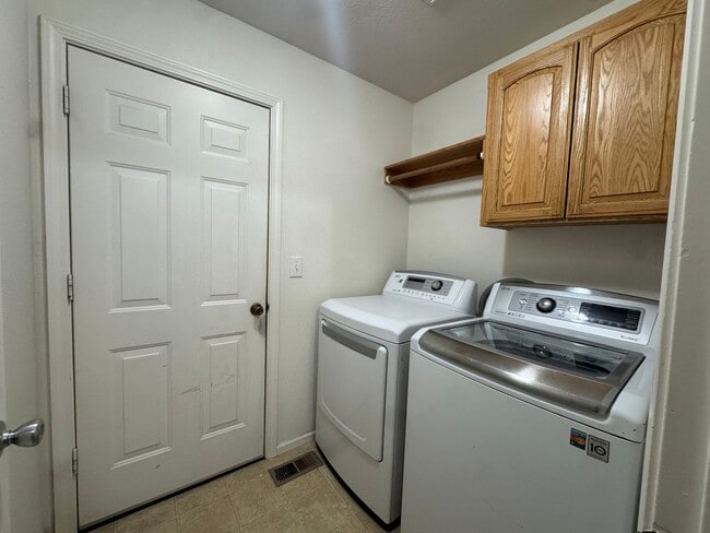Building Photo - 435 Arvilla Ct