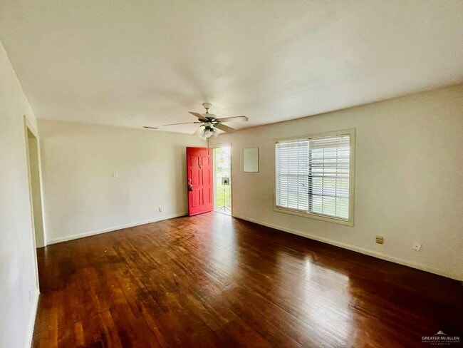 Building Photo - 17 Vine Ave