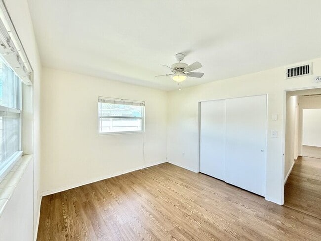 Building Photo - 14218 Sharon Dr