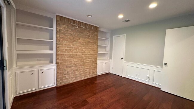 Building Photo - 11527 Cedar Creek Dr