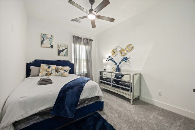 Building Photo - 964 Lucky St