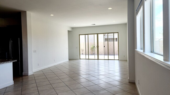 Building Photo - NEW 3 Bedroom home in ZANJERO TRAILS!