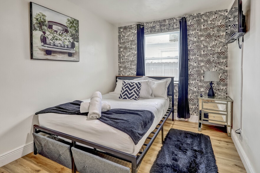 Bedroom 2 - 313 NW 1st Ave