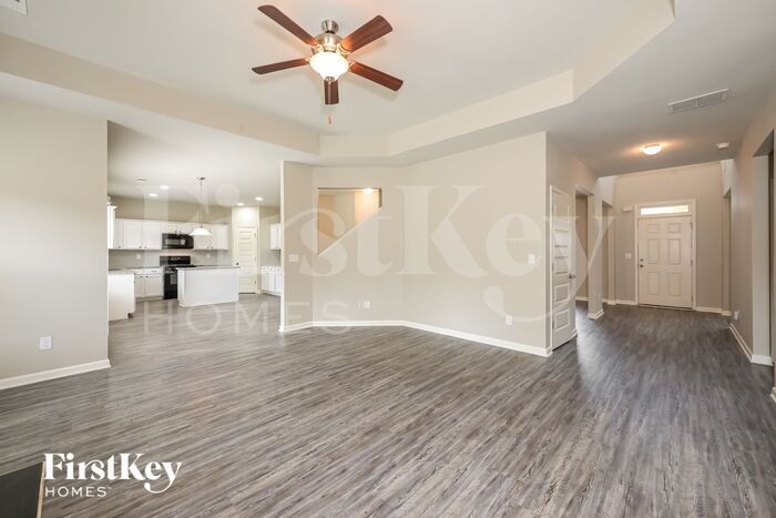 Building Photo - 2106 Massey Ln