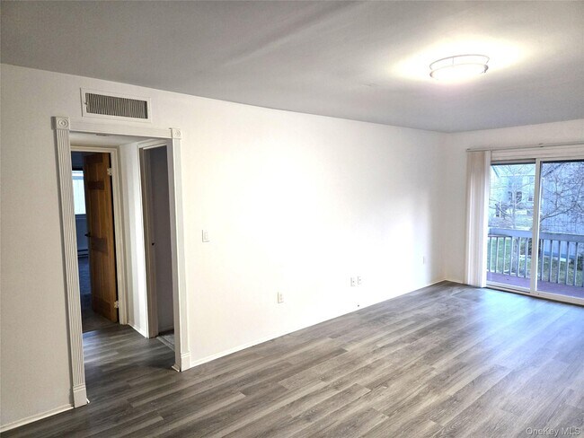 Building Photo - 110 Sterling St