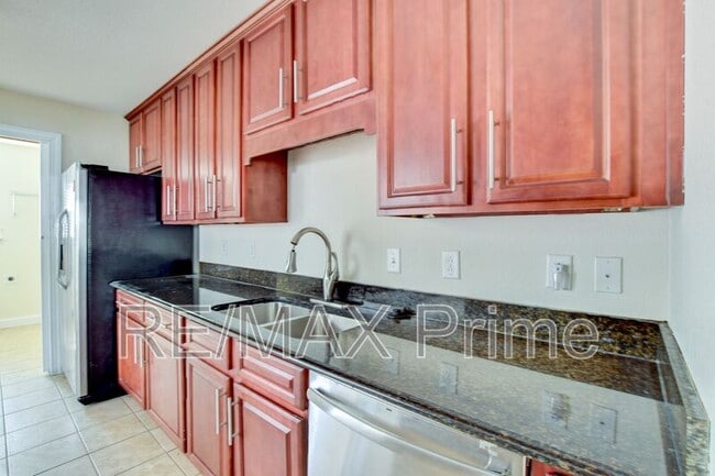 Building Photo - 4923 Krick St