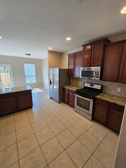 Building Photo - 1745 Amy Dr