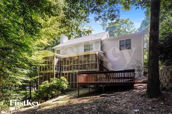 Building Photo - 6713 Thornwood Ct