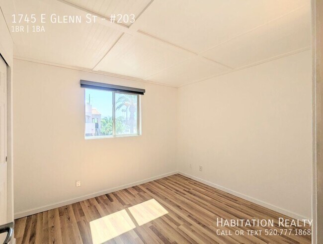 Building Photo - 1745 E Glenn St