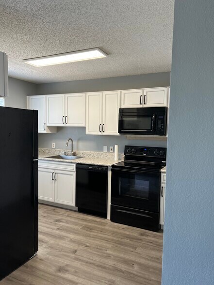 Building Photo - 280 Myrtle Greens Dr