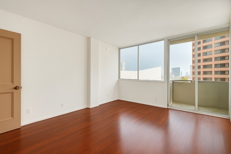 Building Photo - 10433 Wilshire Blvd