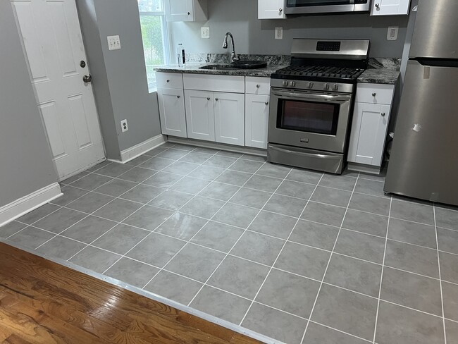 Primary Photo - 400 N Loudon Ave