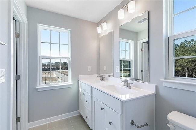 Building Photo - 3000 Zuma St