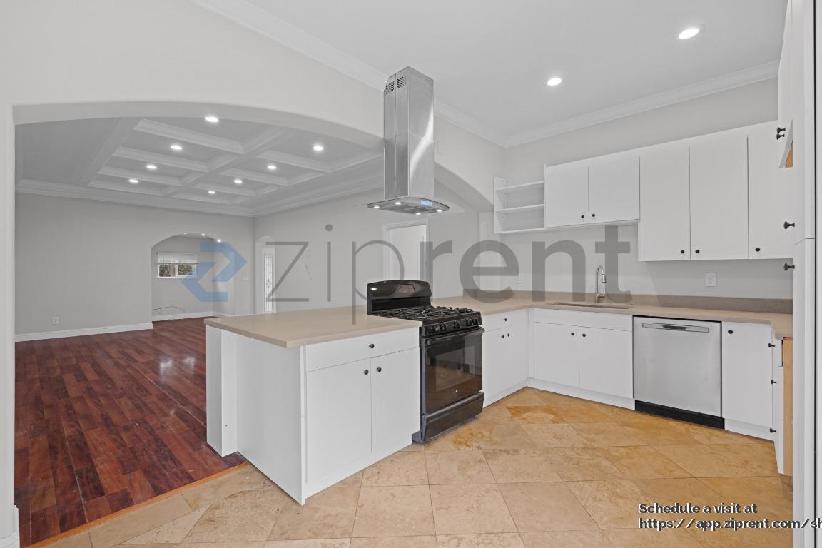 Building Photo - 7920 Hembree Ln