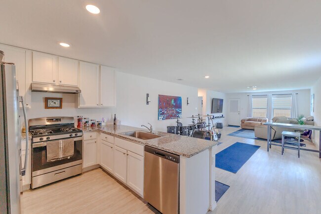 Building Photo - 10502 Torroja Wy