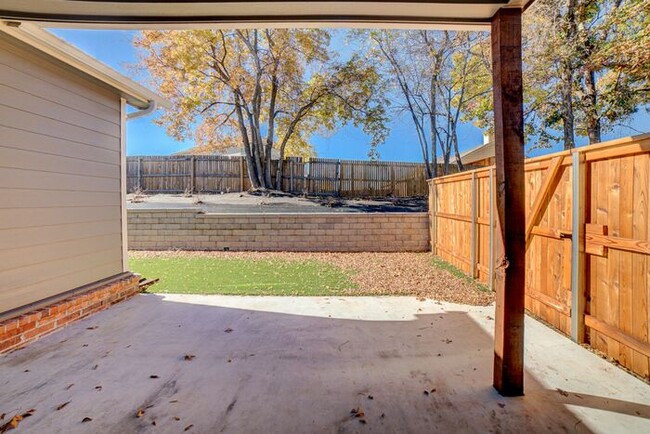 Building Photo - Luxury Patio Home in Broken Arrow! 3/2/2