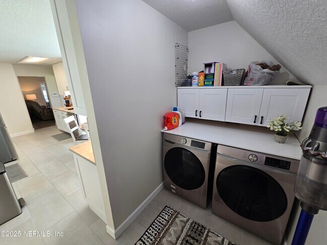 Building Photo - 7769 Andes Dr