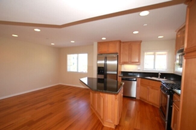 Building Photo - 1045 Loretta Ln