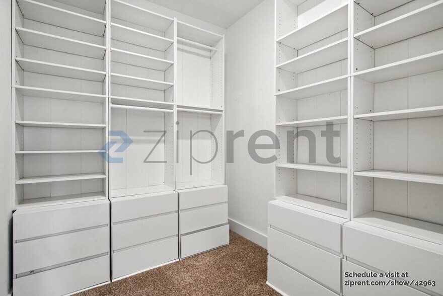 Building Photo - 203 Hudson Dr