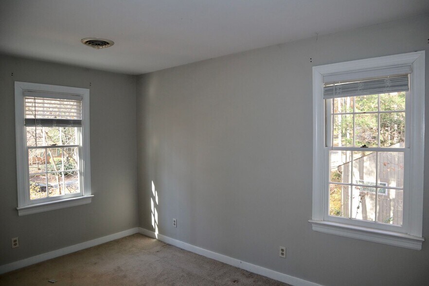 Building Photo - 3609 Nuttree Woods Dr