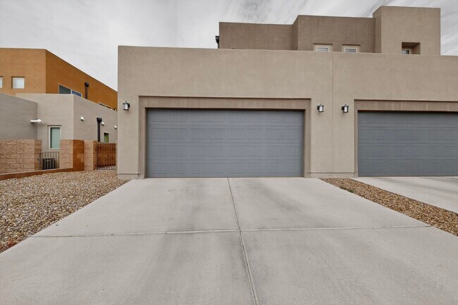 Building Photo - 6322 Vista del Bosque Dr