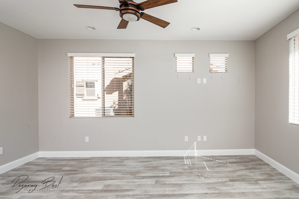 Building Photo - 325 N Red Stone Rd