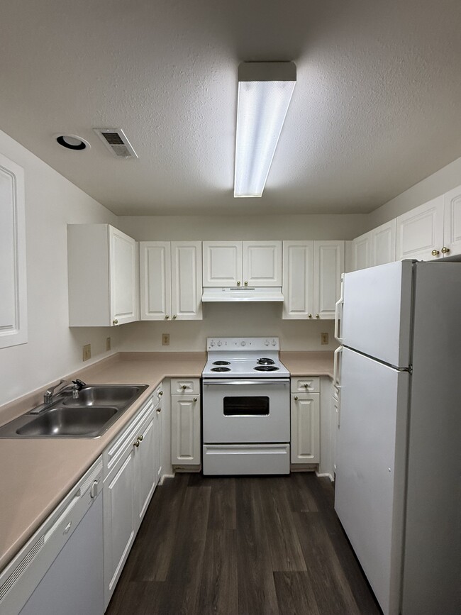 Building Photo - 18 Hamiltons Bay Ct