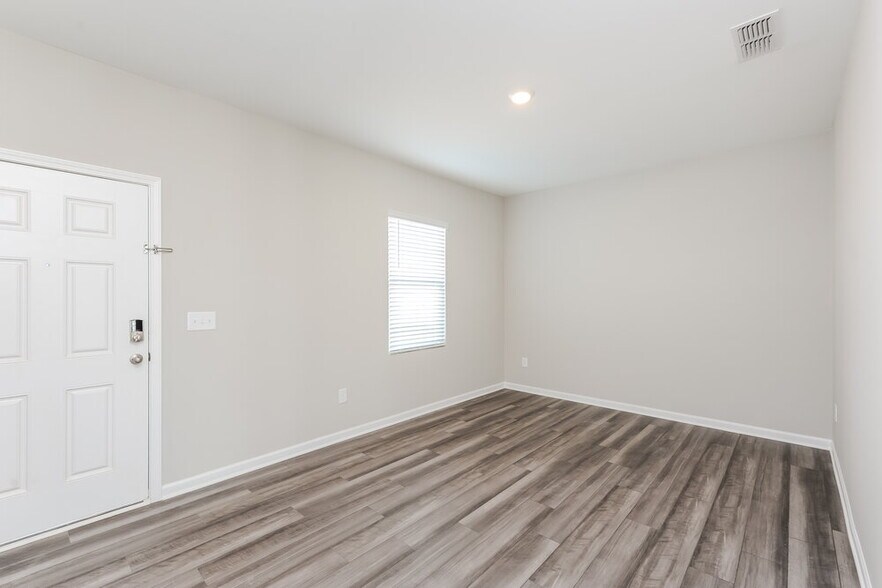 Building Photo - 198 Pond Ct