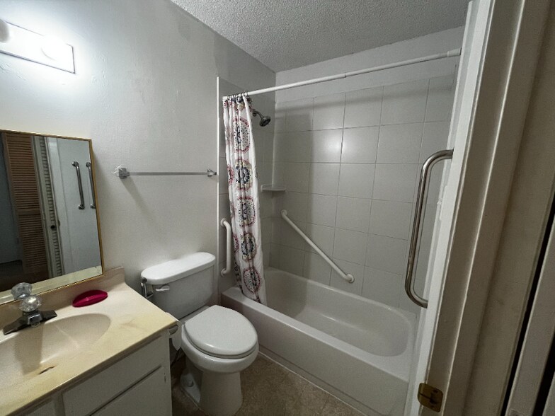 Building Photo - 13632 Garden Grove Ct