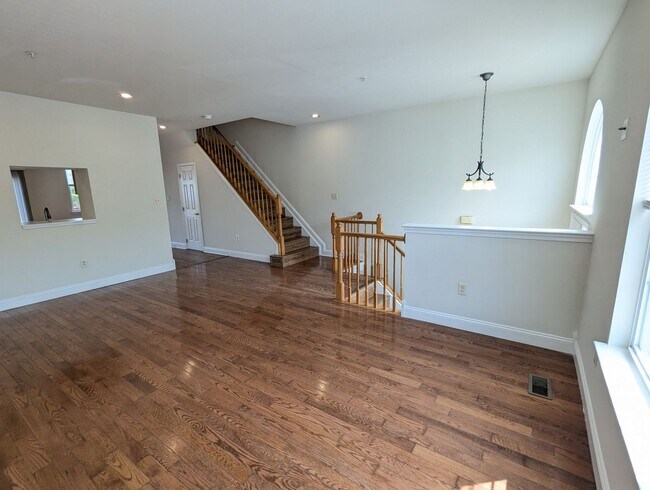 Building Photo - Renovated Townhouse in Frederick ready for...