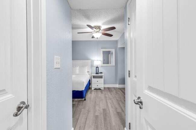 Building Photo - 3548 Alexandria Ave