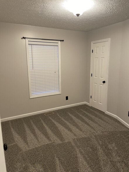 Building Photo - 2203 Ladd Dr