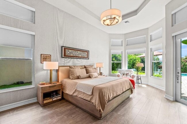 Building Photo - 114 Carmela Ct