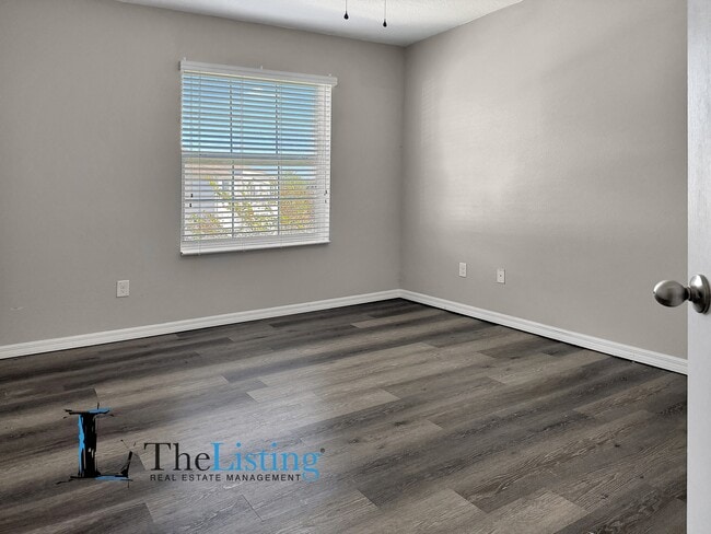 Building Photo - 803 Ashentree Dr