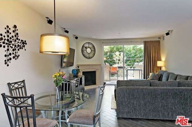 Living Room - 13200 Moorpark St