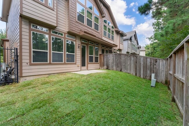 Building Photo - 23 Aventura Pl