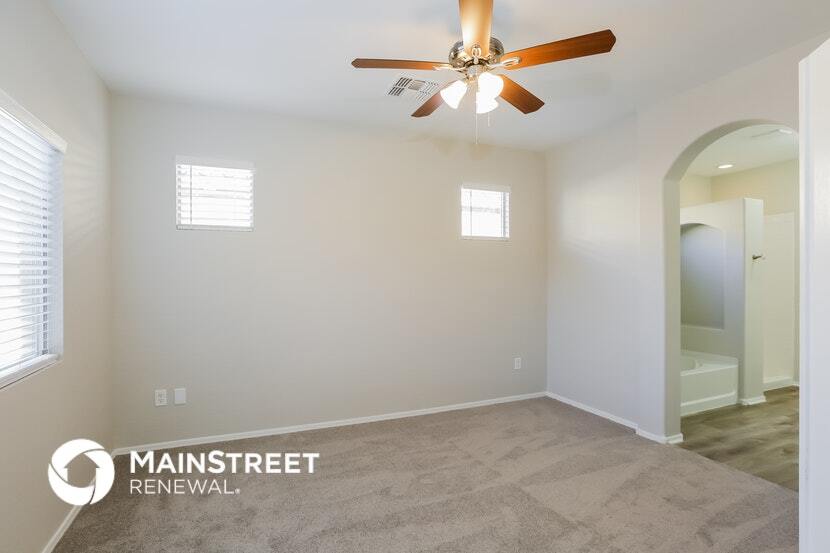 Building Photo - 9548 E Bramble Ave