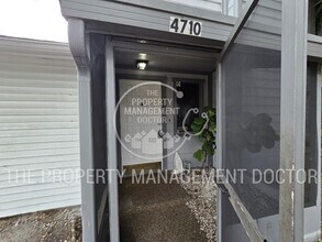Building Photo - 4BR/2.5BA Tampa Home | Dual Kitchen Areas, Private Bedroom & Fresh Updates