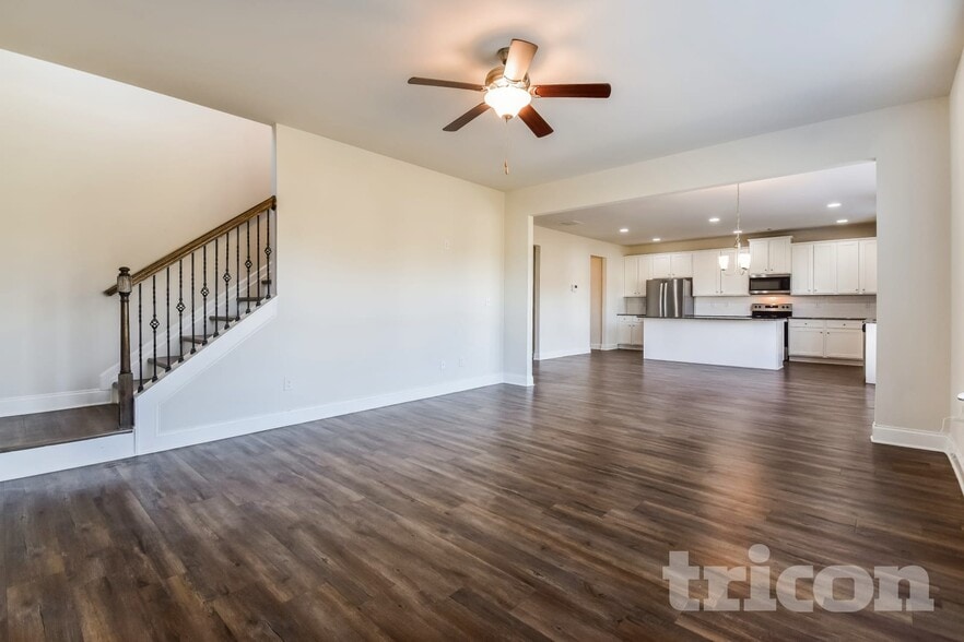 Building Photo - 4392 Bella View Dr