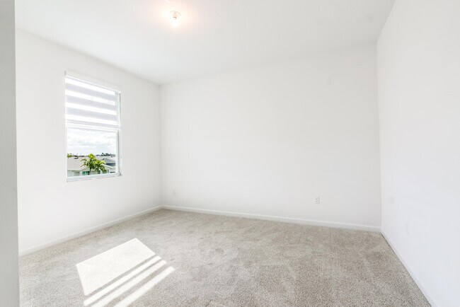 Building Photo - 10638 Hensley St