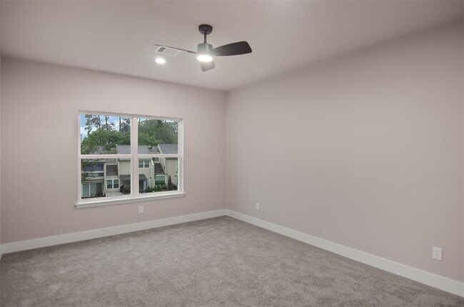 Building Photo - 12310 Glenview Dr