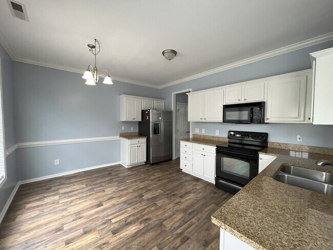 Building Photo - 783 Hay River St