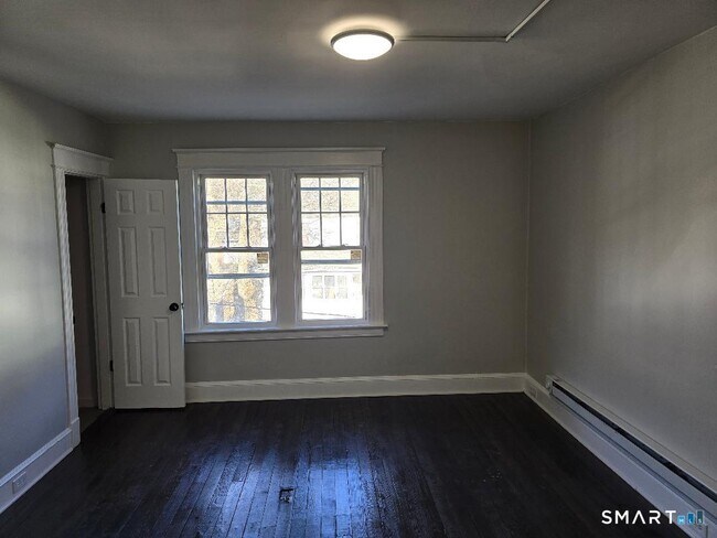 Building Photo - 268 Pine St