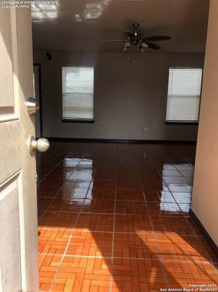 Building Photo - 2910 Candleside Dr