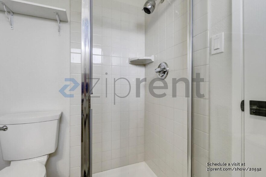 Building Photo - 9443 Acapulco Way
