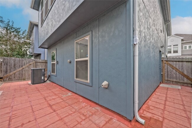 Building Photo - 11915 Oakmont Valley Trace