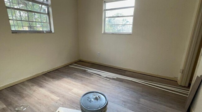 Building Photo - 1209 Carlsbad Pl