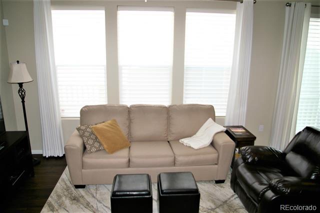 Building Photo - 2811 Summer Day Ave