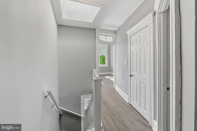 Building Photo - 1711 Ashburton St